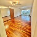Amplio apto de 2 dormitorios, 2 baños y cochera frente a Villa Biarritz