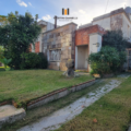 Padrón único sobre Avenida, 3/4 Dorm. Con garaje y patio.
